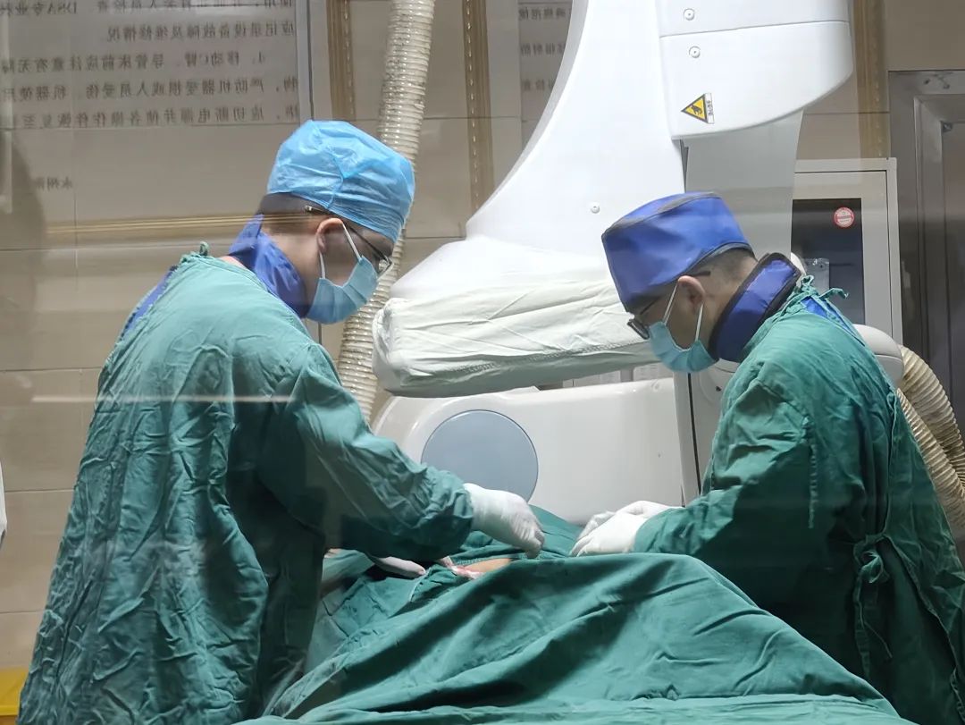 永州湘南肿瘤医院成功开展DSA引导下动静脉内瘘球囊扩张术（PTA），为患者再建“生命线”！